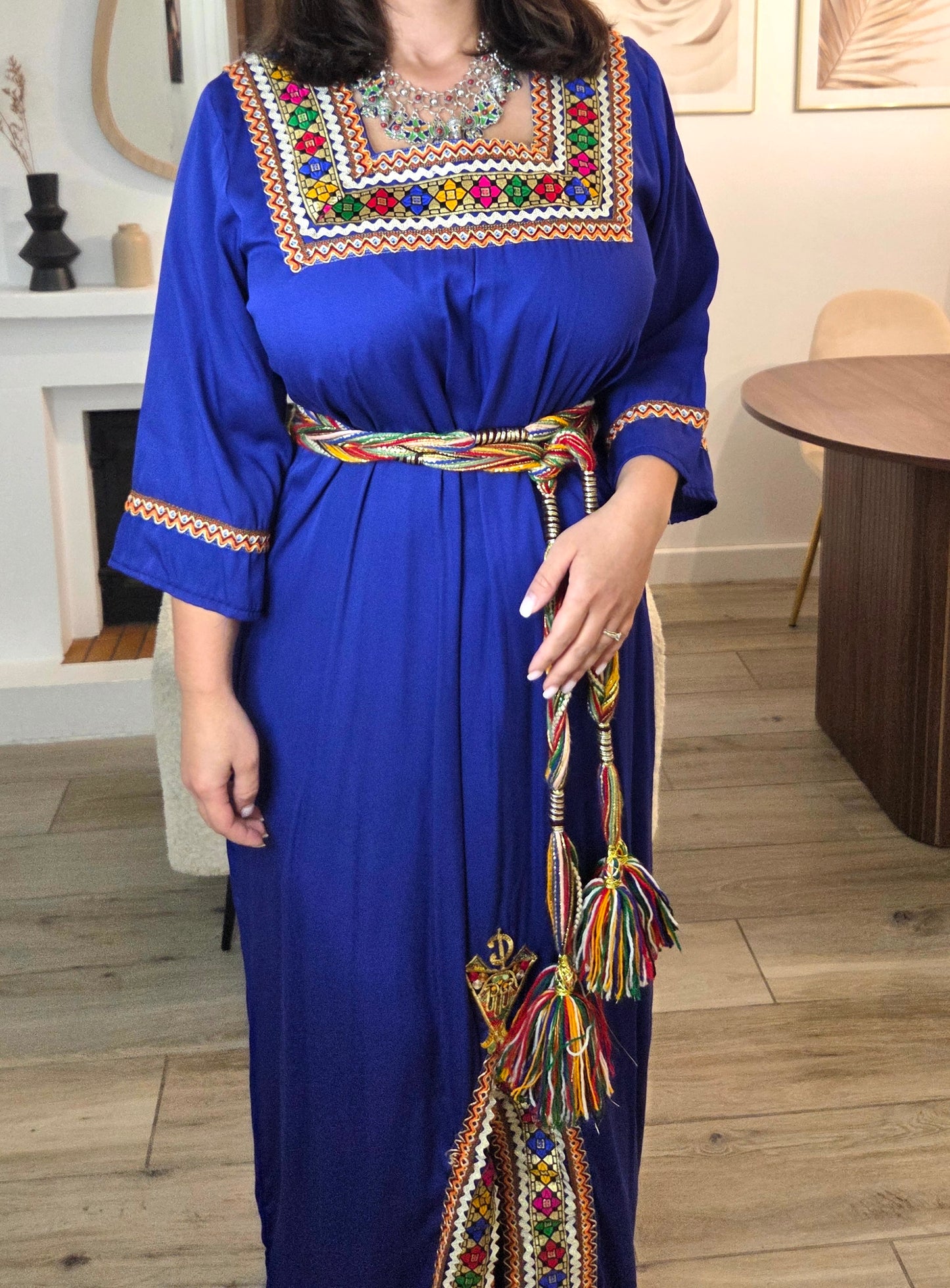 Robe kabyle Leyna – élégance traditionnelle et confort