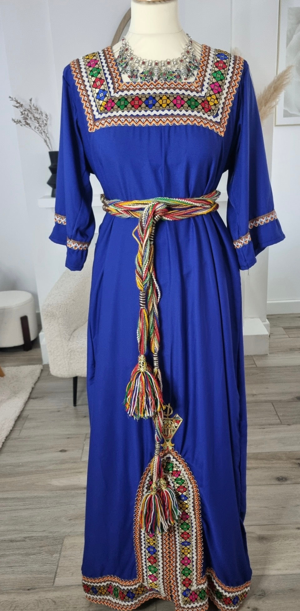 Robe kabyle Leyna – élégance traditionnelle et confort