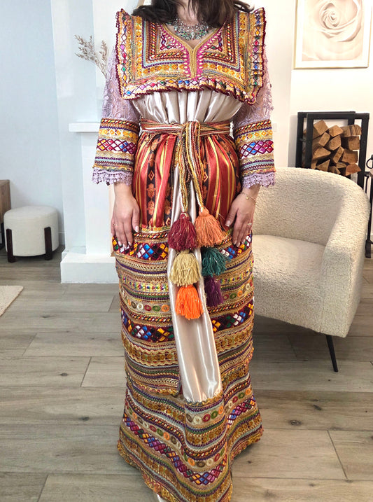 Robe kabyle chargée avec fouta manches dentelles 