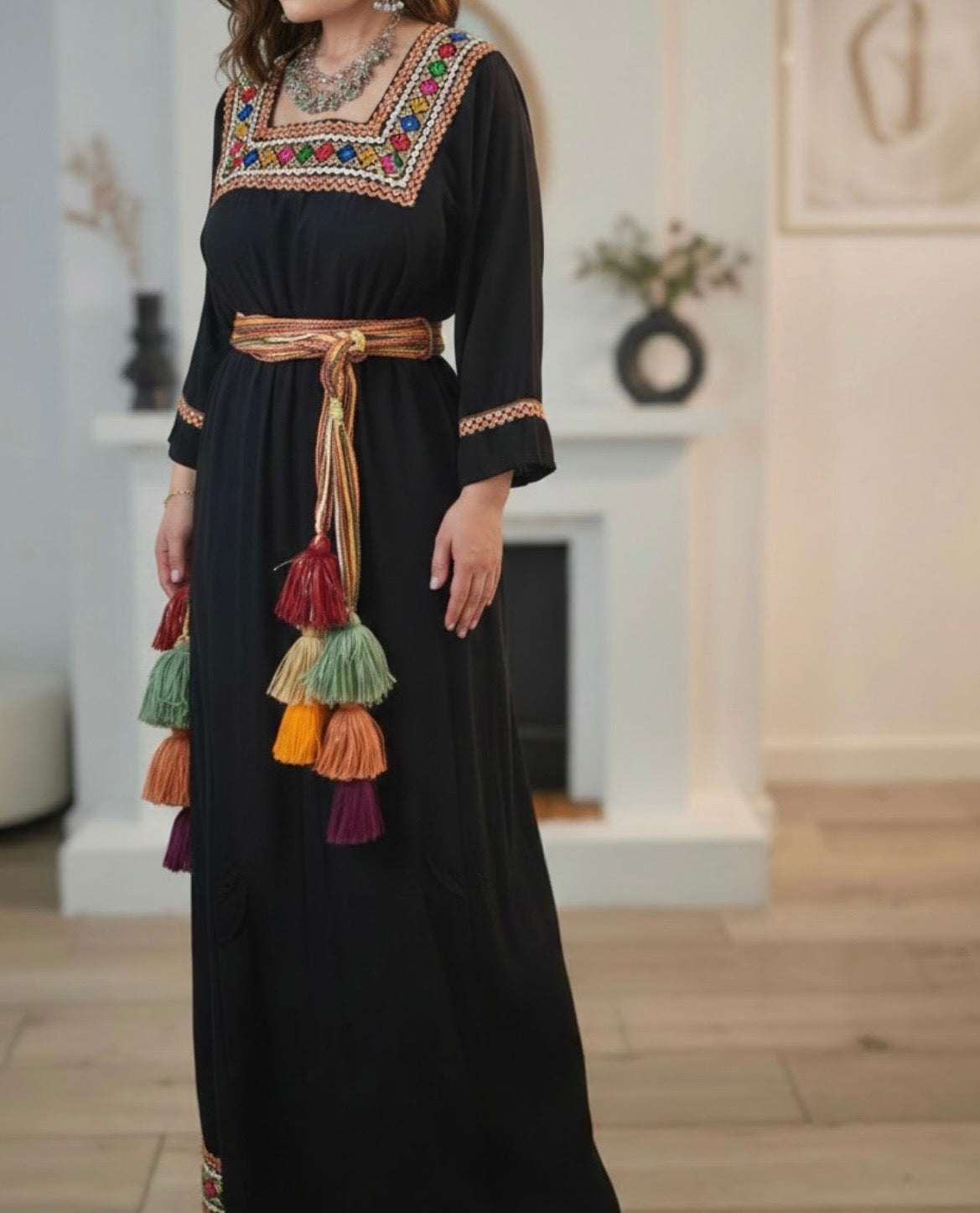 Robe kabyle Leyna – élégance traditionnelle et confort