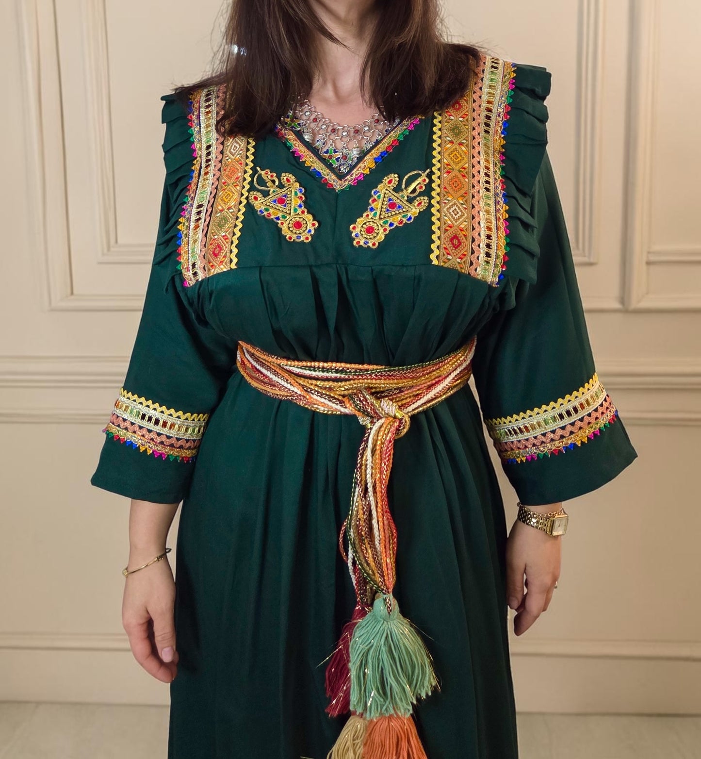 Robe kabyle verte – simple et élégante pour toutes les occasions