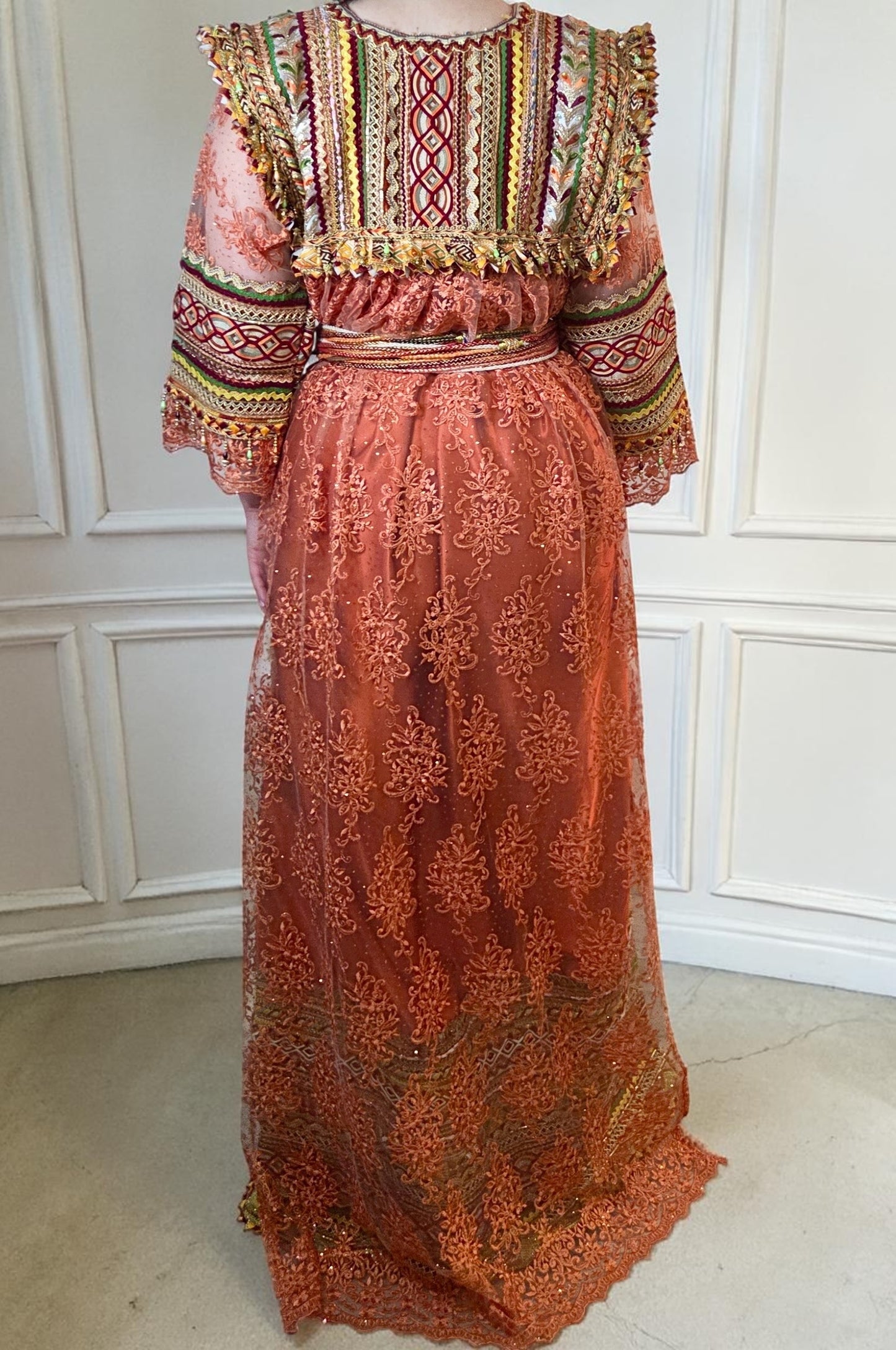 Robe kabyle Lyna dentelle - Robe élégante pour mariage