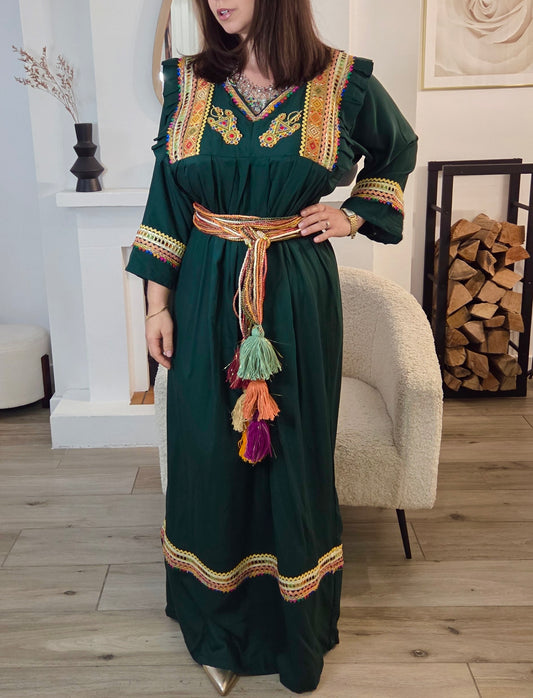 Robe kabyle verte aux motifs berbères 