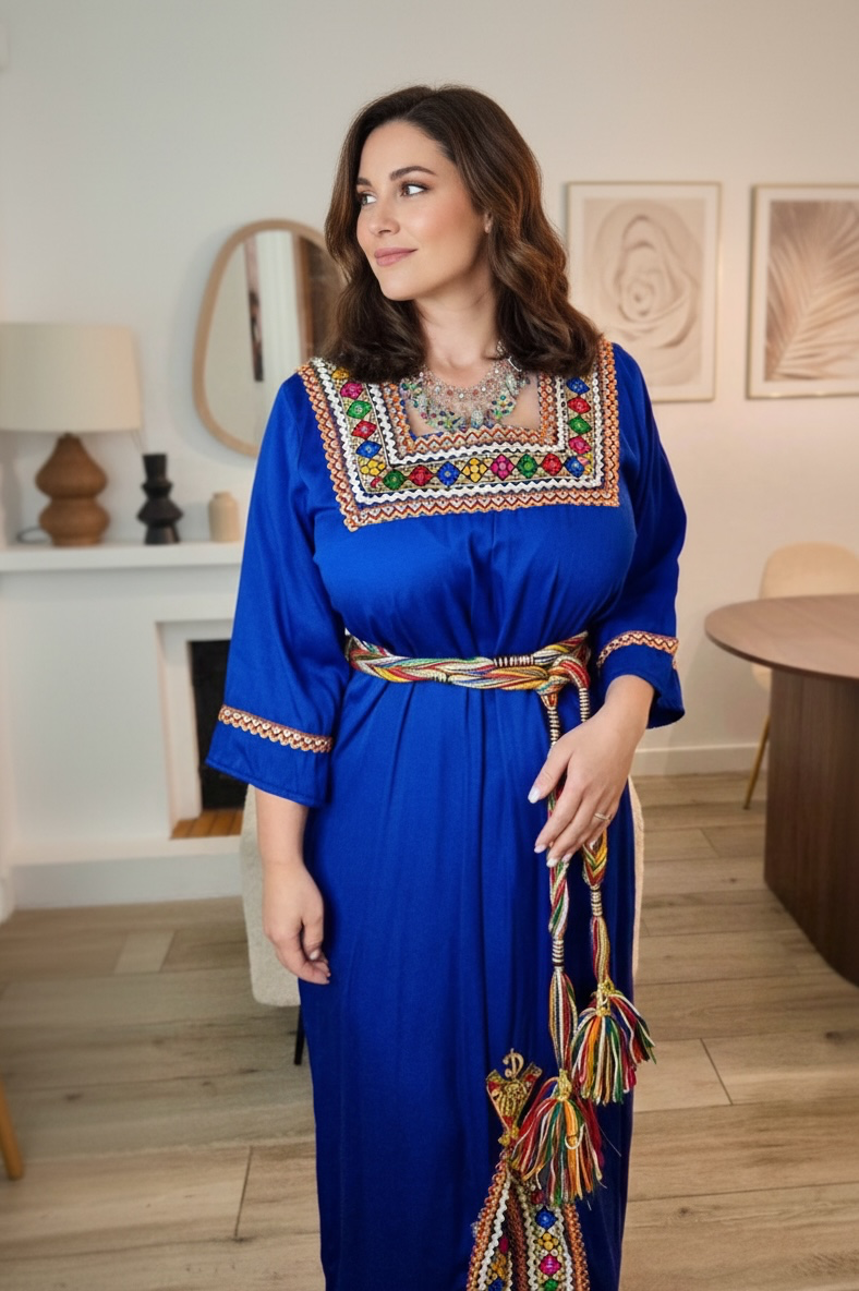 Robe kabyle Leyna – élégance traditionnelle et confort
