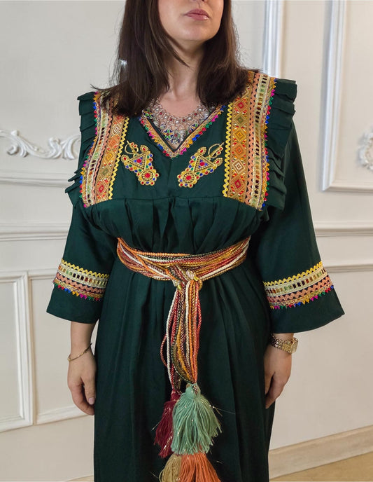 Robe kabyle verte – simple et élégante pour toutes les occasions