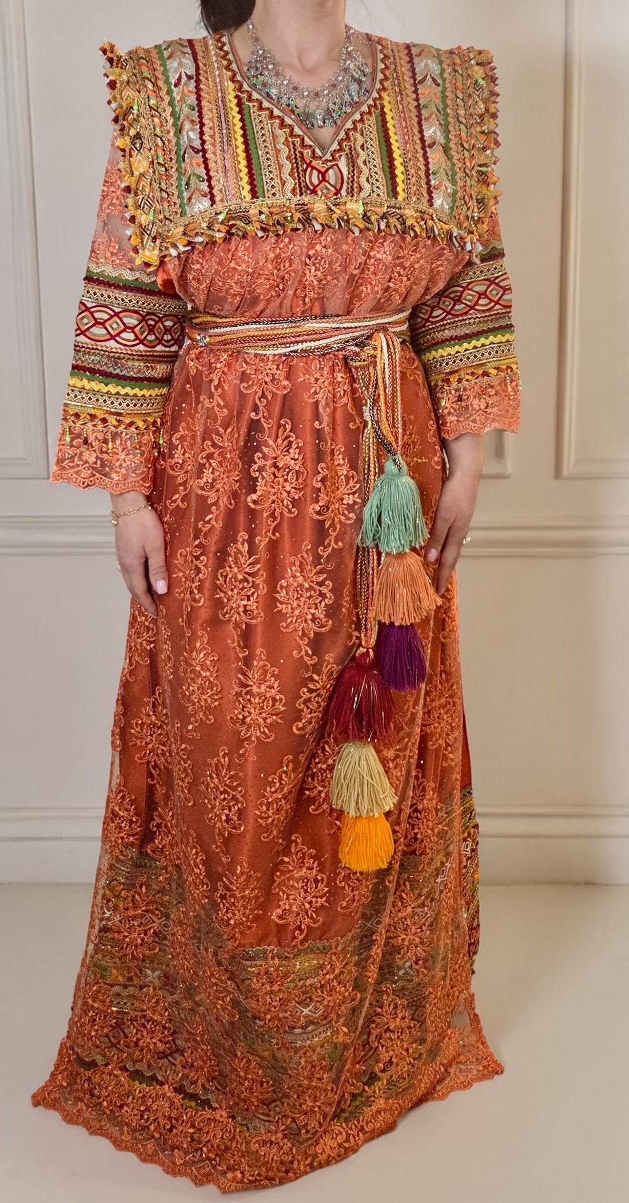 Robe kabyle Lyna dentelle - Robe élégante pour mariage